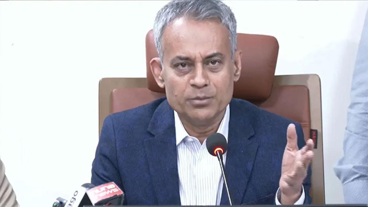 অতিরিক্ত ভাড়া নিলে জরিমানা ও রুট পারমিট বাতিল: সড়ক পরিবহনমন্ত্রী