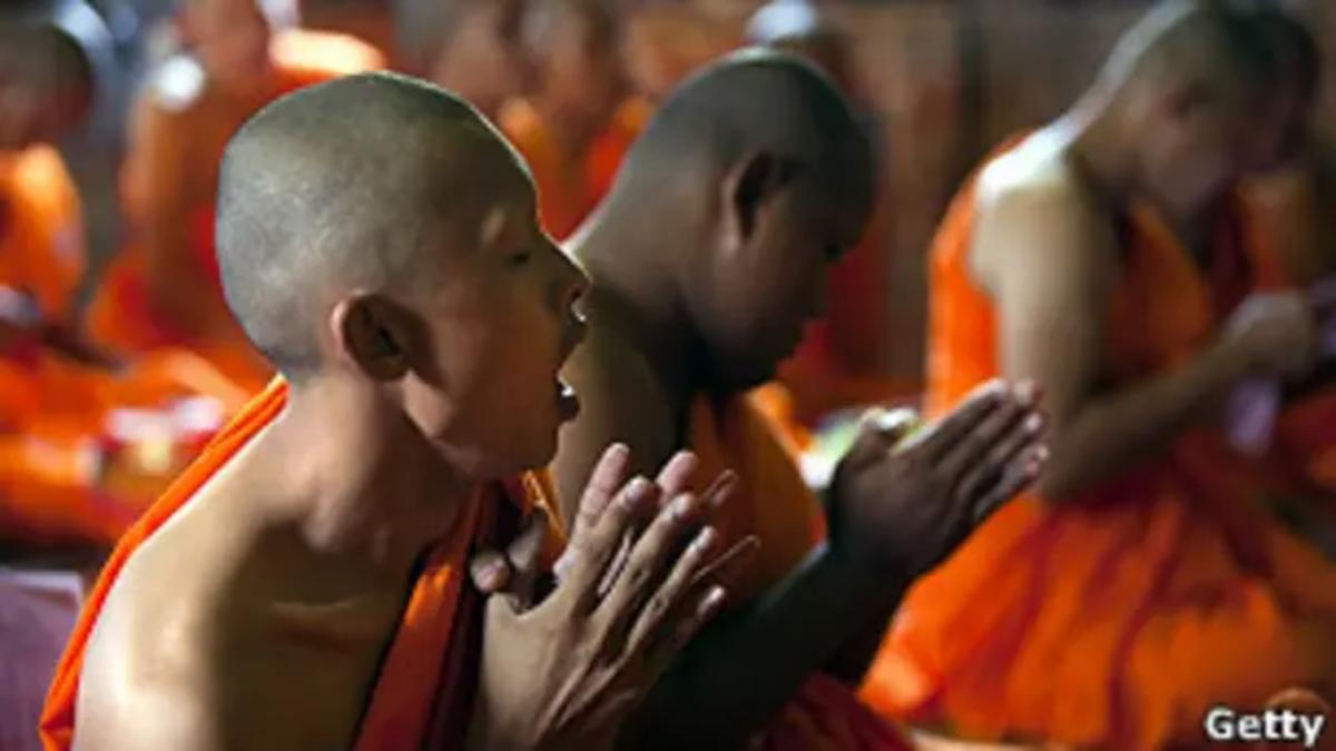 Biksu Thailand Viral Video : The Real Shocking Story Behind the Thai Monk Scandal